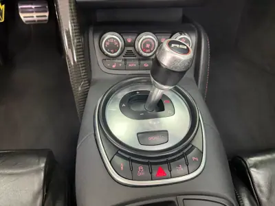 Audi R8 Spyder 2012 - 125000 EUR, 89245 km - AUTO.MOTO.pt - 89245km - foto 38 de 44