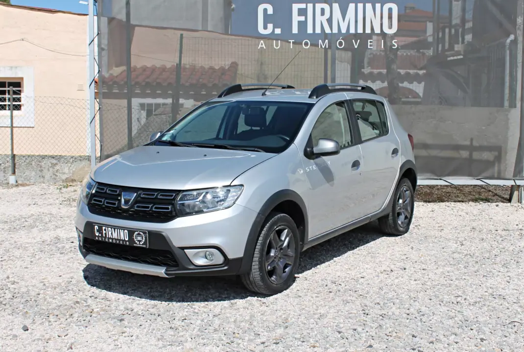 Dacia Sandero 2018 - 10400 EUR, 35110 km - AUTO.MOTO.pt - 35110km - foto 1 de 24