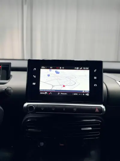 Citroën C4 Cactus 2019 - 10999 EUR, 114000 km - AUTO.MOTO.pt - 114000km - foto 12 de 21