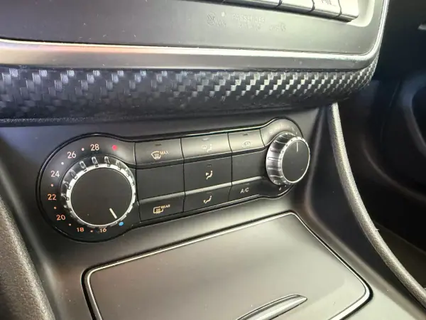 Mercedes-Benz A 220 2016 - 23500 EUR, 201016 km - AUTO.MOTO.pt - 201016km - foto 17 de 32