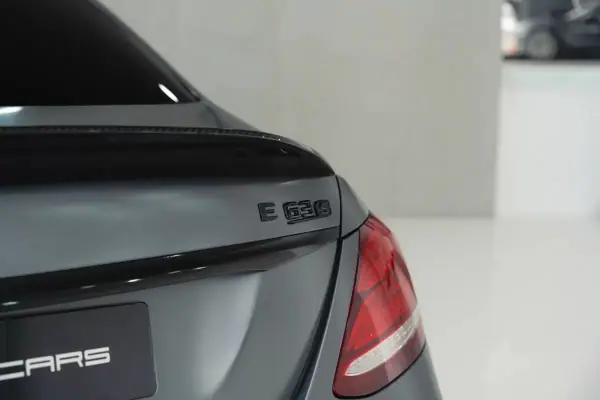 Mercedes-Benz E 63 AMG 2017 - 76950 EUR, 84657 km - AUTO.MOTO.pt - 84657km - foto 14 de 43