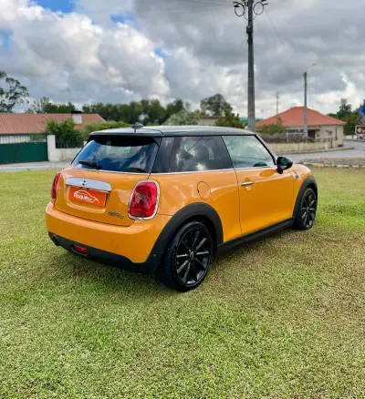 MINI Cooper 2014 - 12900 EUR, 215000 km - AUTO.MOTO.pt - 215000km - foto 6 de 18