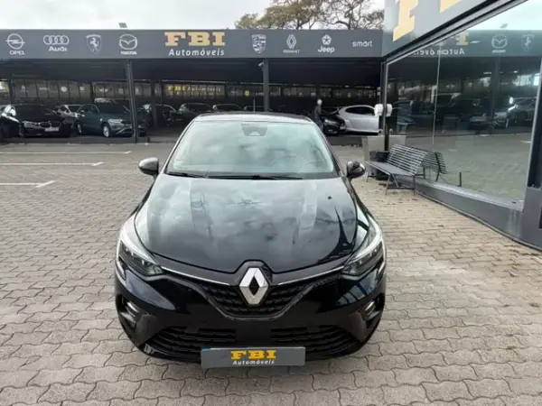 Renault Clio 2022 - 15500 EUR, 91700 km - AUTO.MOTO.pt - 91700km - foto 4 de 11