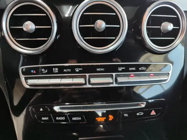 Mercedes-Benz C 250 2016 - 25990 EUR, 219000 km - AUTO.MOTO.pt - 219000km - foto 26 de 38