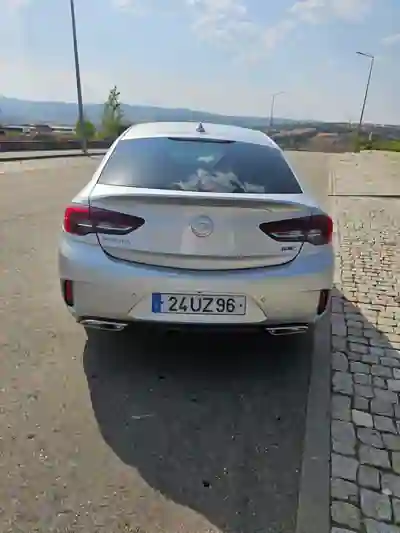 Opel Insignia Grand Sport 2018 - 29850 EUR, 86000 km - AUTO.MOTO.pt - 86000km - foto 4 de 15