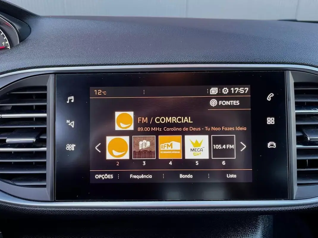 Peugeot 308 2019 - 10900 EUR, 131000 km - AUTO.MOTO.pt - 131000km - foto 16 de 27