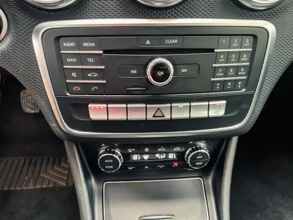 Mercedes-Benz A 180 2018 - 17900 EUR, 73000 km - AUTO.MOTO.pt - 73000km - foto 15 de 17