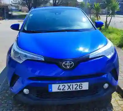Toyota C-HR 2017 - 16500 EUR, 83000 km - AUTO.MOTO.pt - 83000km - foto 2 de 10