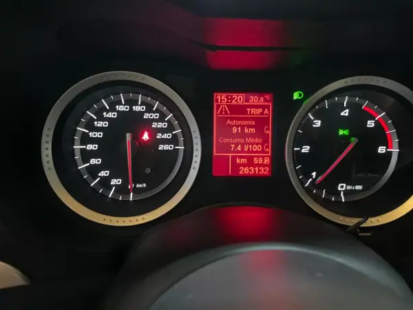 Alfa Romeo 159 Sportwagon 2009 - 6950 EUR, 263132 km - AUTO.MOTO.pt - 263132km - foto 11 de 20