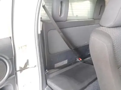 Toyota HILUX 2.4 D-4D 4WD CE 3 L CH 2018 - 23900 EUR, 172409 km - AUTO.MOTO.pt - 172409km - foto 9 de 10