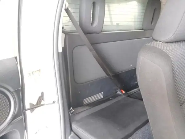 Toyota HILUX 2.4 D-4D 4WD CE 3 L CH 2018 - 23900 EUR, 172409 km - AUTO.MOTO.pt - 172409km - foto 9 de 10