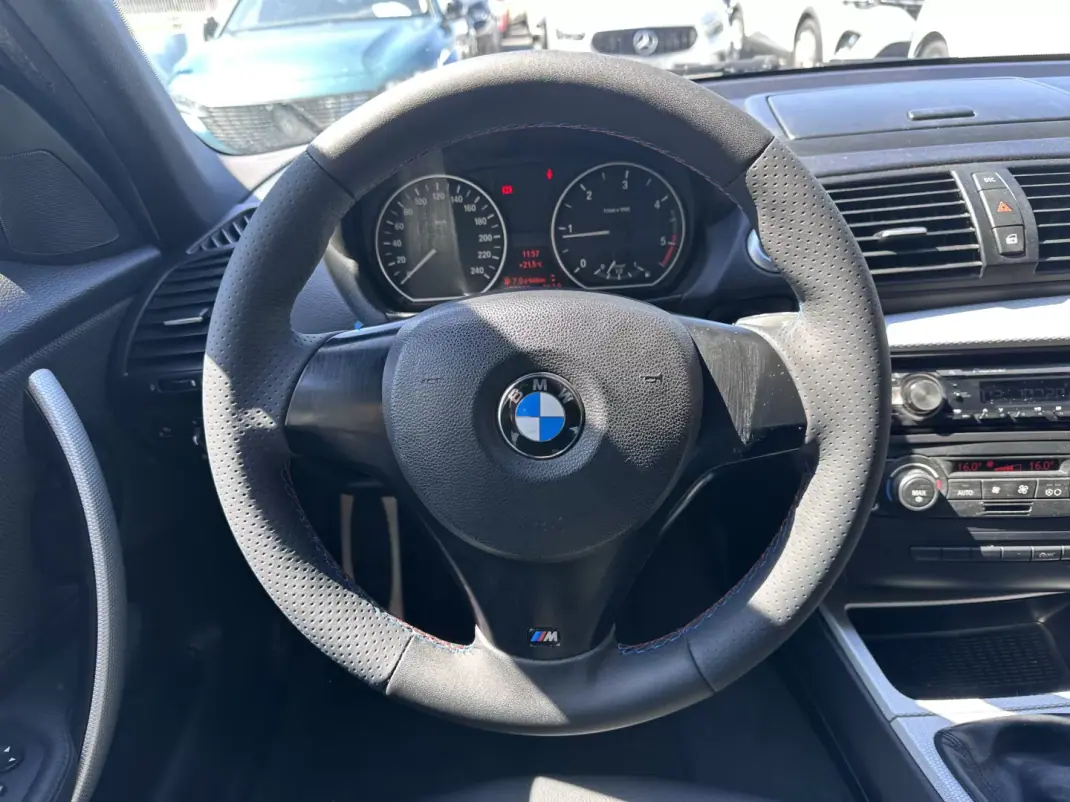 BMW 118 2009 - 9900 EUR, 177000 km - AUTO.MOTO.pt - 177000km - foto 35 de 46