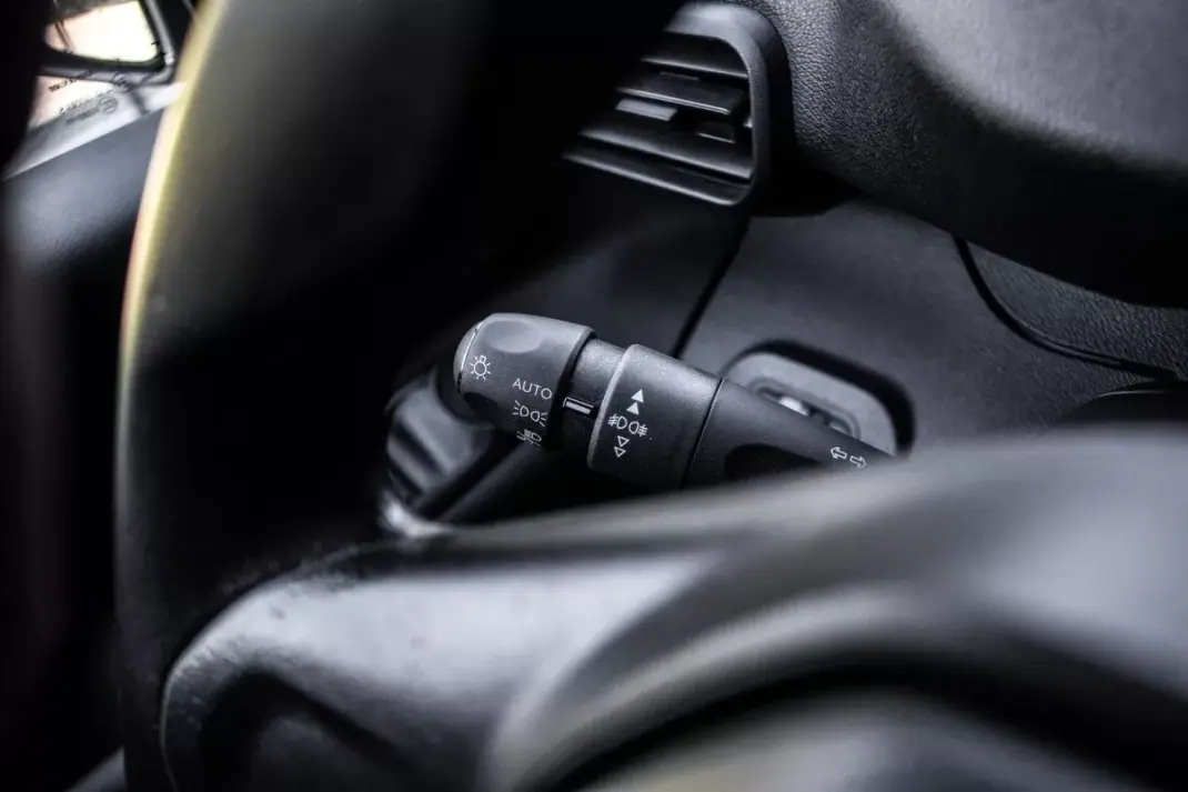 Peugeot Partner 1.5 Blue HDI 100 S&S Premium 2021 - 12990 EUR, 71659 km - AUTO.MOTO.pt - 71659km - foto 10 de 31