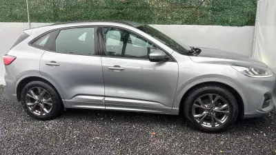 Ford Kuga 2022 - 15400 EUR, 78900 km - AUTO.MOTO.pt - 78900km - foto 7 de 12