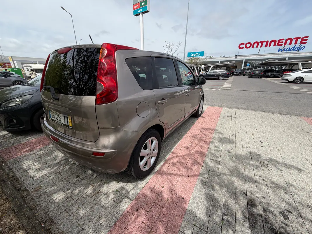 Nissan Note 2008 - 5800 EUR, 221000 km - AUTO.MOTO.pt - 221000km - foto 7 de 9