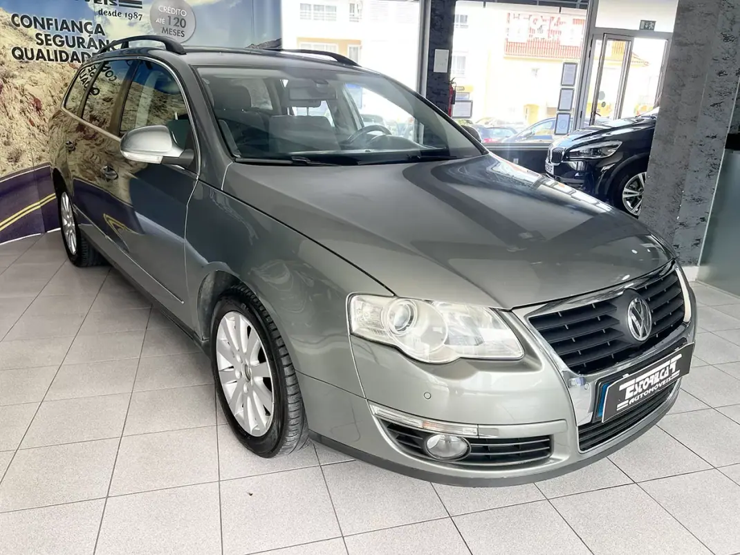 Volkswagen Passat Variant 2008 - 8900 EUR, 221737 km - AUTO.MOTO.pt - 221737km - foto 2 de 24