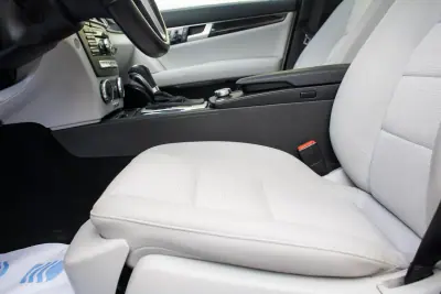 Mercedes-Benz C 220 2012 - 15990 EUR, 216000 km - AUTO.MOTO.pt - 216000km - foto 36 de 45