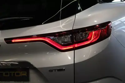 Renault Mégane Sport Tourer 2020 - 16790 EUR, 137000 km - AUTO.MOTO.pt - 137000km - foto 12 de 37