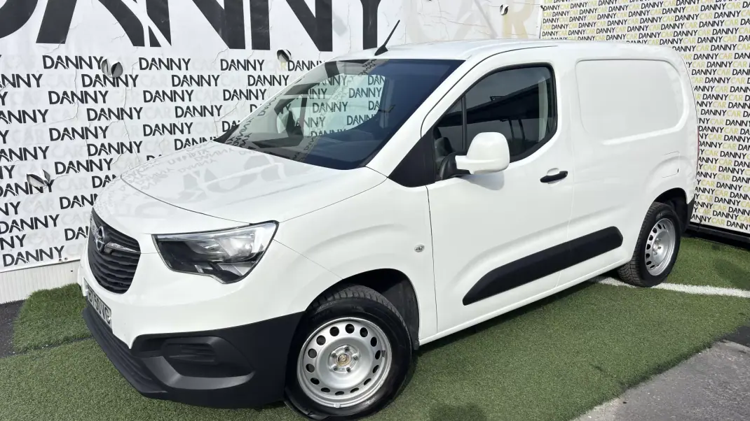 Opel COMBO 2022 - 14900 EUR, 136000 km - AUTO.MOTO.pt - 136000km - foto 1 de 12