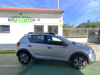 Dacia Sandero 2020 - 11800 EUR, 172967 km - AUTO.MOTO.pt - 172967km - foto 5 de 14