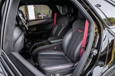 Bentley Bentayga 2022 - 230000 EUR, 70942 km - AUTO.MOTO.pt - 70942km - foto 39 de 57
