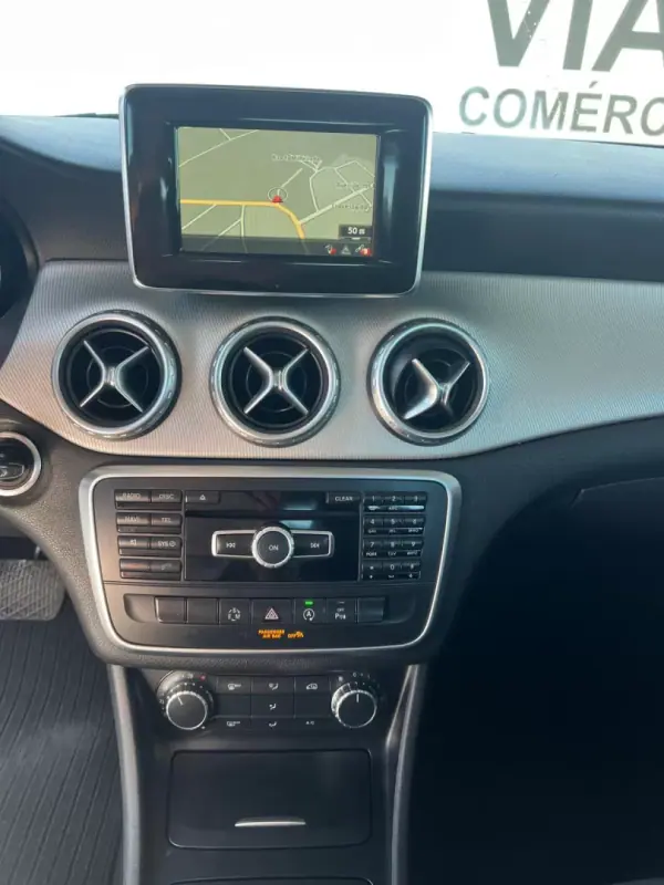 Mercedes-Benz GLA 200 2015 - 21750 EUR, 192000 km - AUTO.MOTO.pt - 192000km - foto 13 de 14
