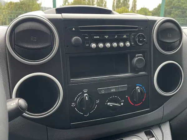 Citroën Berlingo 1.6 HDi Longa 2019 - 11750 EUR, 106000 km - AUTO.MOTO.pt - 106000km - foto 21 de 30