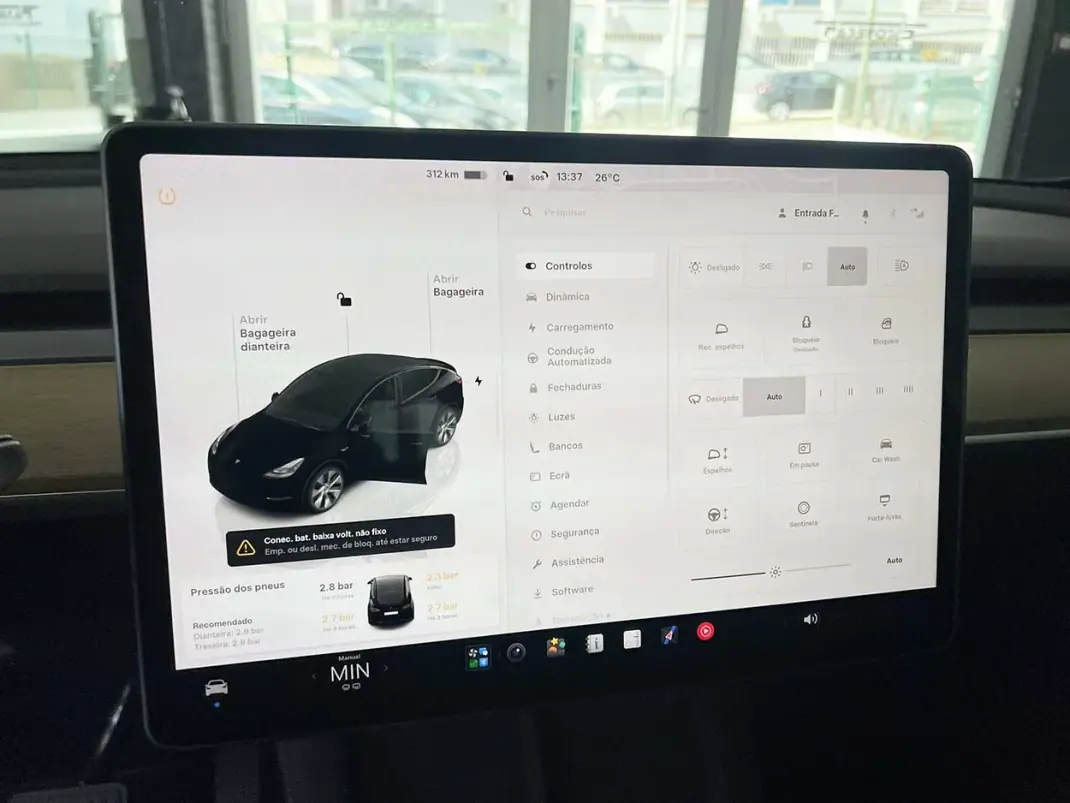 Tesla Model Y 2023 - 34600 EUR, 64322 km - 64322km - foto 10 de 26