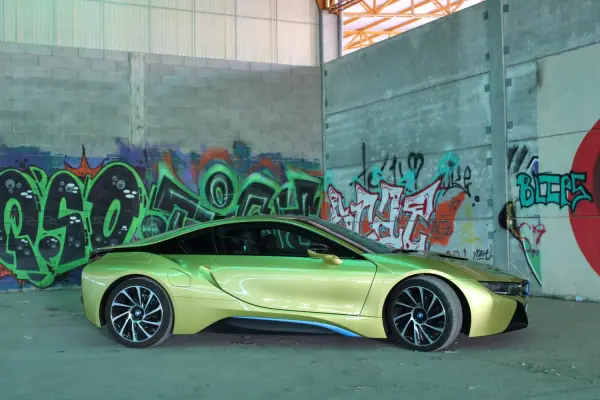 BMW i8 2016 - 62000 EUR, 97000 km - AUTO.MOTO.pt - 97000km - foto 3 de 8
