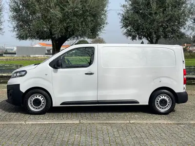 Opel COMBO 2022 - 17450 EUR, 123000 km - AUTO.MOTO.pt - 123000km - foto 10 de 37