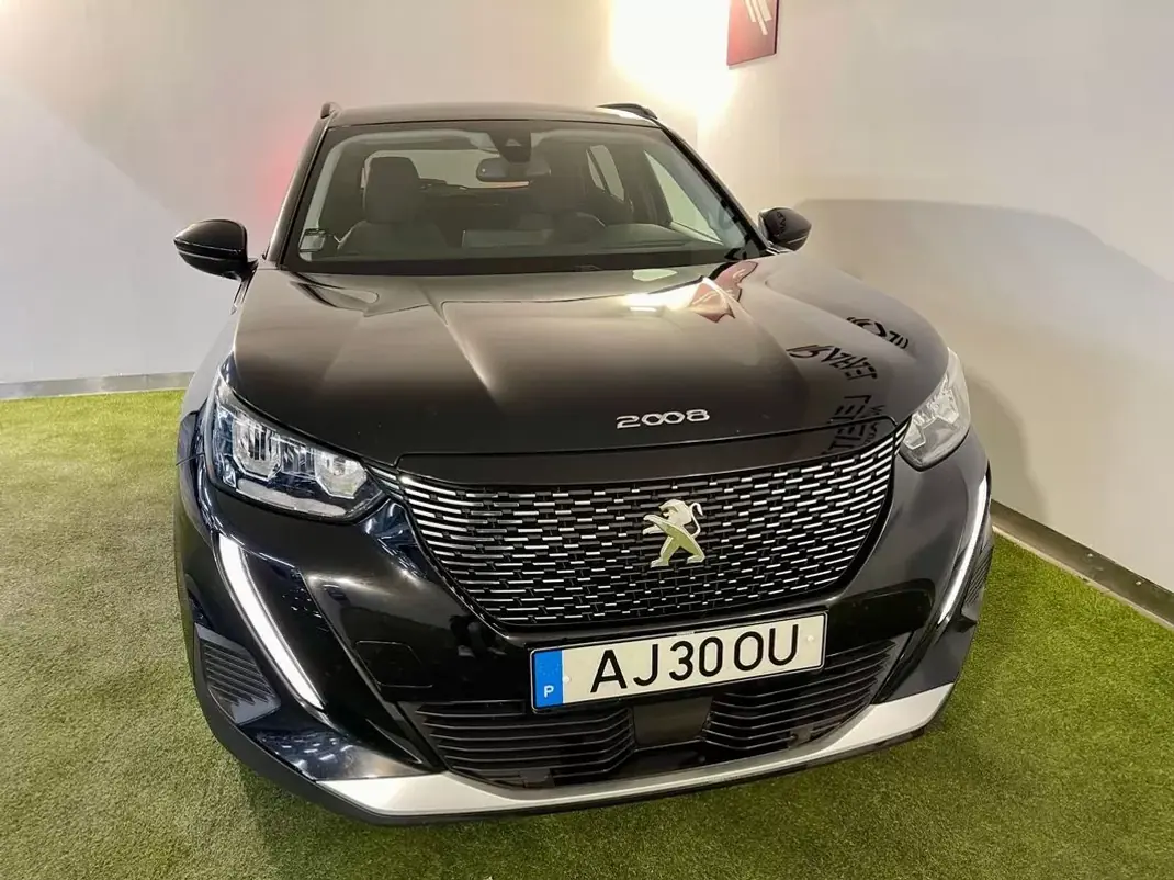 Peugeot 2008 2021 - 16350 EUR, 182000 km - AUTO.MOTO.pt - 182000km - foto 3 de 32