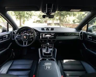 Porsche Cayenne Coupé 2021 - 73990 EUR, 30630 km - AUTO.MOTO.pt - 30630km - foto 9 de 56