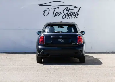 MINI 5 Portas 2022 - 16999 EUR, 153000 km - AUTO.MOTO.pt - 153000km - foto 4 de 38