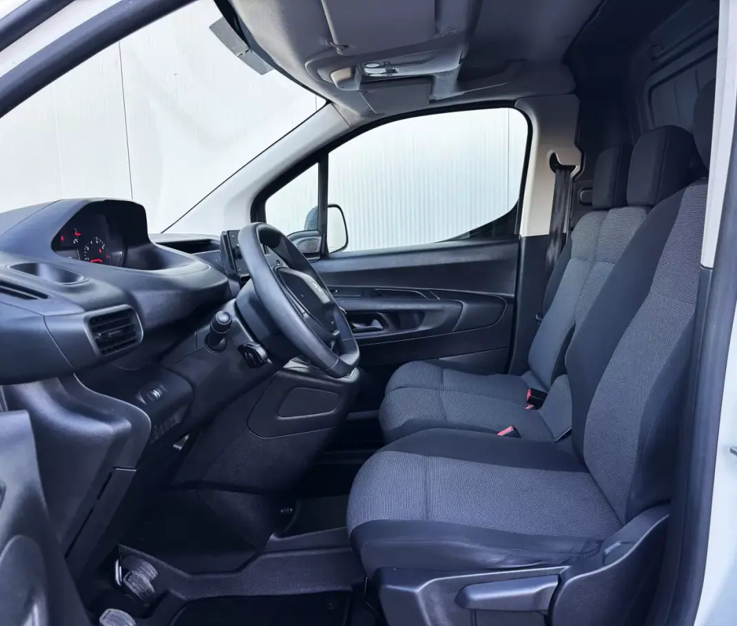 Peugeot PARTNER 1.6 BLUEHDI 3 LUGARES 2019 - 13900 EUR, 97000 km - AUTO.MOTO.pt - 97000km - foto 11 de 34