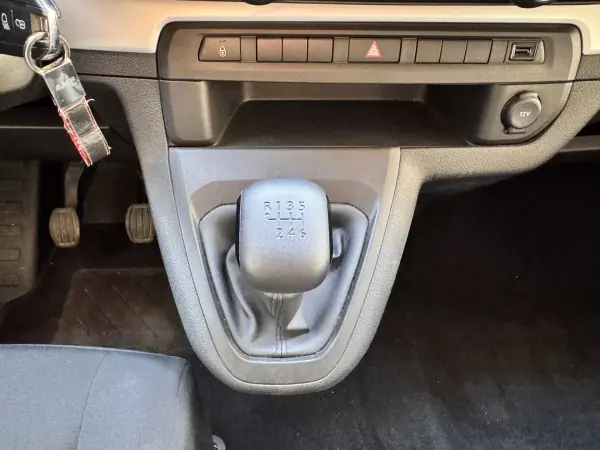 Citroën Spacetourer 2021 - 28500 EUR, 21196 km - AUTO.MOTO.pt - 21196km - foto 20 de 25