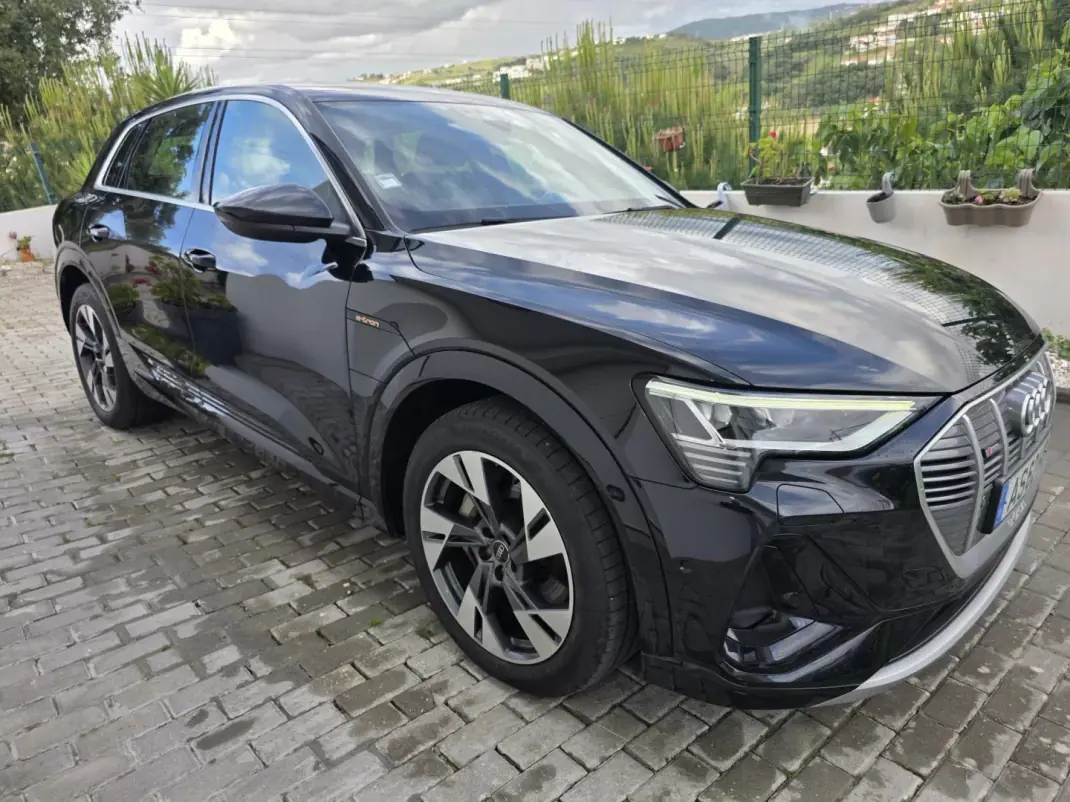 Audi e-tron 2022 - 31750 EUR, 115000 km - AUTO.MOTO.pt - 115000km - foto 2 de 73