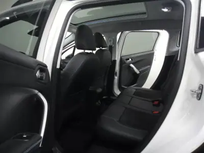 Peugeot 2008 2019 - 11250 EUR, 90000 km - AUTO.MOTO.pt - 90000km - foto 20 de 32