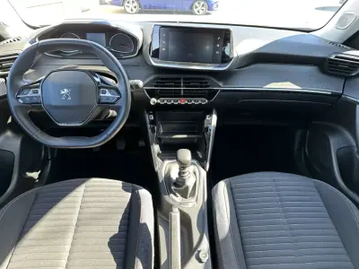Peugeot 2008 2021 - 16500 EUR, 170000 km - AUTO.MOTO.pt - 170000km - foto 21 de 30
