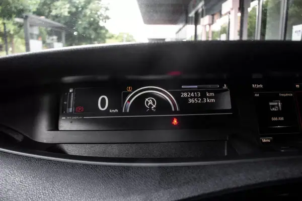 Renault Grand Scénic 2015 - 8990 EUR, 282413 km - AUTO.MOTO.pt - 282413km - foto 23 de 43