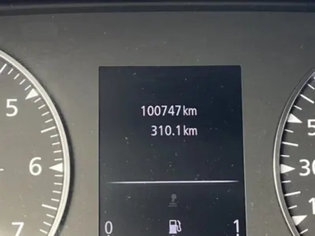Dacia Duster 2020 - 21500 EUR, 100000 km - AUTO.MOTO.pt - 100000km - foto 9 de 27