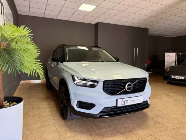 Volvo XC 40 2021 - 25750 EUR, 139987 km - AUTO.MOTO.pt - 139987km - foto 2 de 15