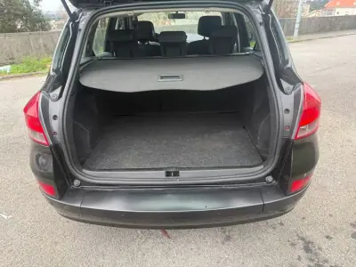 Renault Clio Break 2009 - 5450 EUR, 202000 km - AUTO.MOTO.pt - 202000km - foto 19 de 26