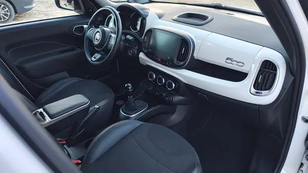 Fiat 500L 2019 - 10950 EUR, 102000 km - AUTO.MOTO.pt - 102000km - foto 7 de 13