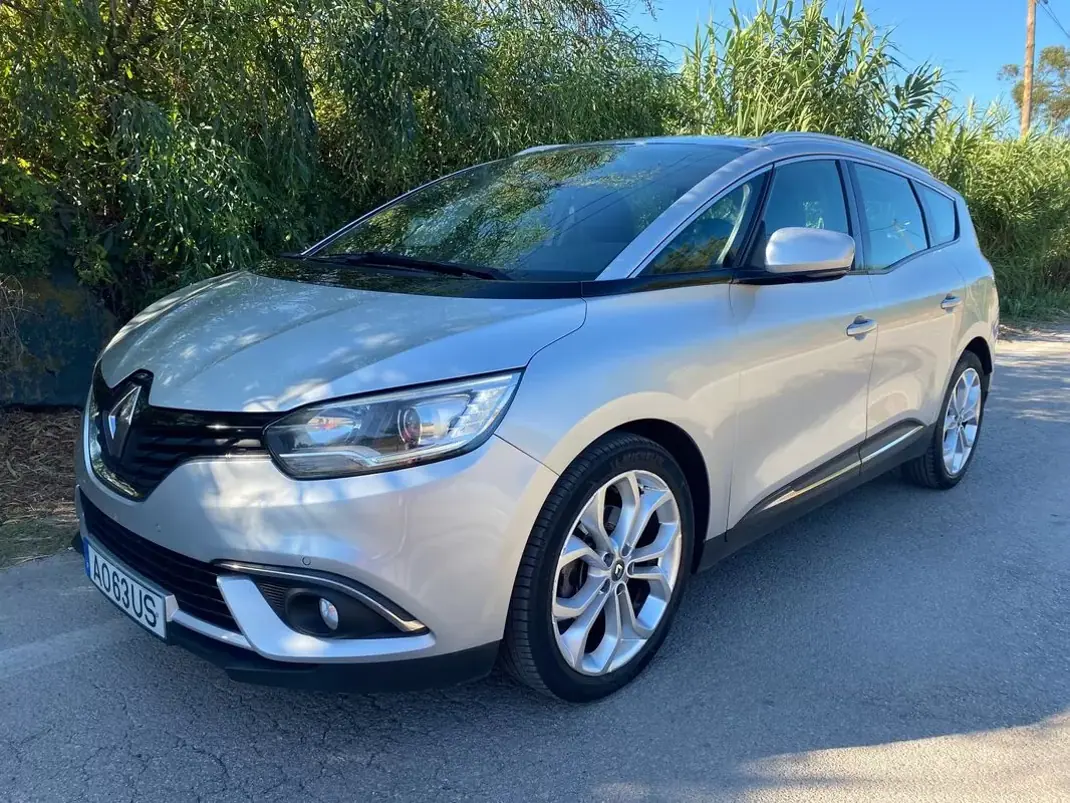 Renault Grand Scénic 2017 - 12950 EUR, 239000 km - AUTO.MOTO.pt - 239000km - foto 2 de 21