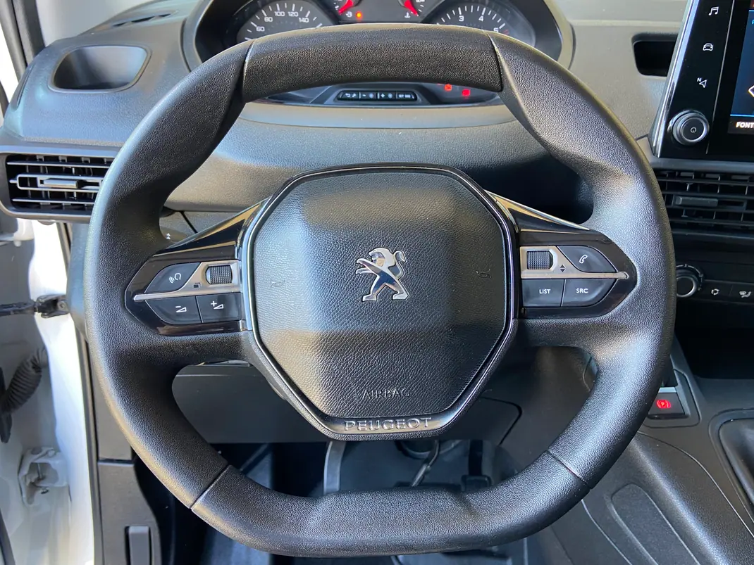 Peugeot Partner 1.6 BlueHdi 100cv Premium 2019 - 14980 EUR, 126882 km - AUTO.MOTO.pt - 126882km - foto 14 de 17