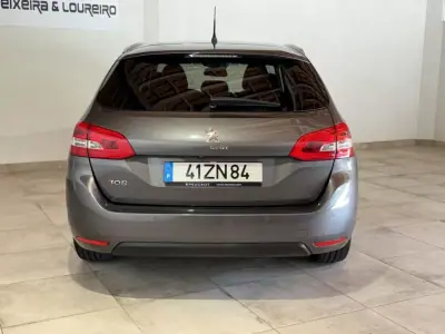 Peugeot 308 SW 2019 - 13000 EUR, 76390 km - AUTO.MOTO.pt - 76390km - foto 6 de 22