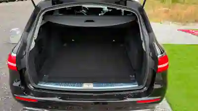 Mercedes-Benz E 220 2017 - 15500 EUR, 450000 km - AUTO.MOTO.pt - 450000km - foto 18 de 24