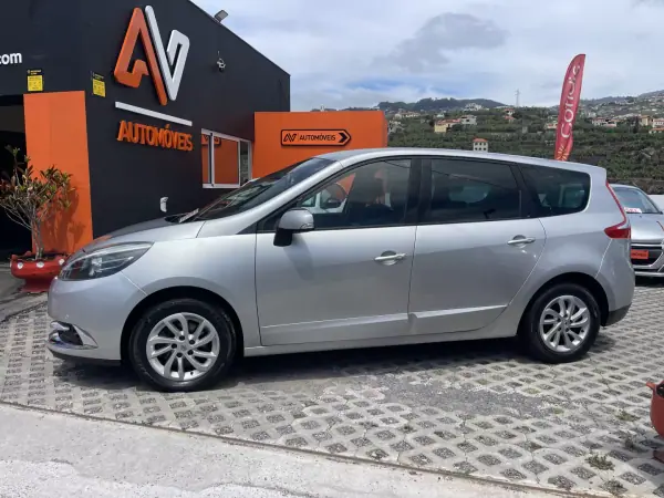 Renault Grand Scénic 2014 - 9950 EUR, 118241 km - AUTO.MOTO.pt - 118241km - foto 4 de 13