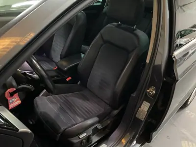 Volkswagen Passat Variant 2015 - 18950 EUR, 306000 km - AUTO.MOTO.pt - 306000km - foto 15 de 20