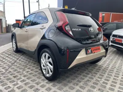 Toyota Aygo 2023 - 18950 EUR, 51990 km - AUTO.MOTO.pt - 51990km - foto 5 de 12